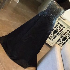 Sue Wong Nocturne back zip strapless gown, heavily beaded top, 6